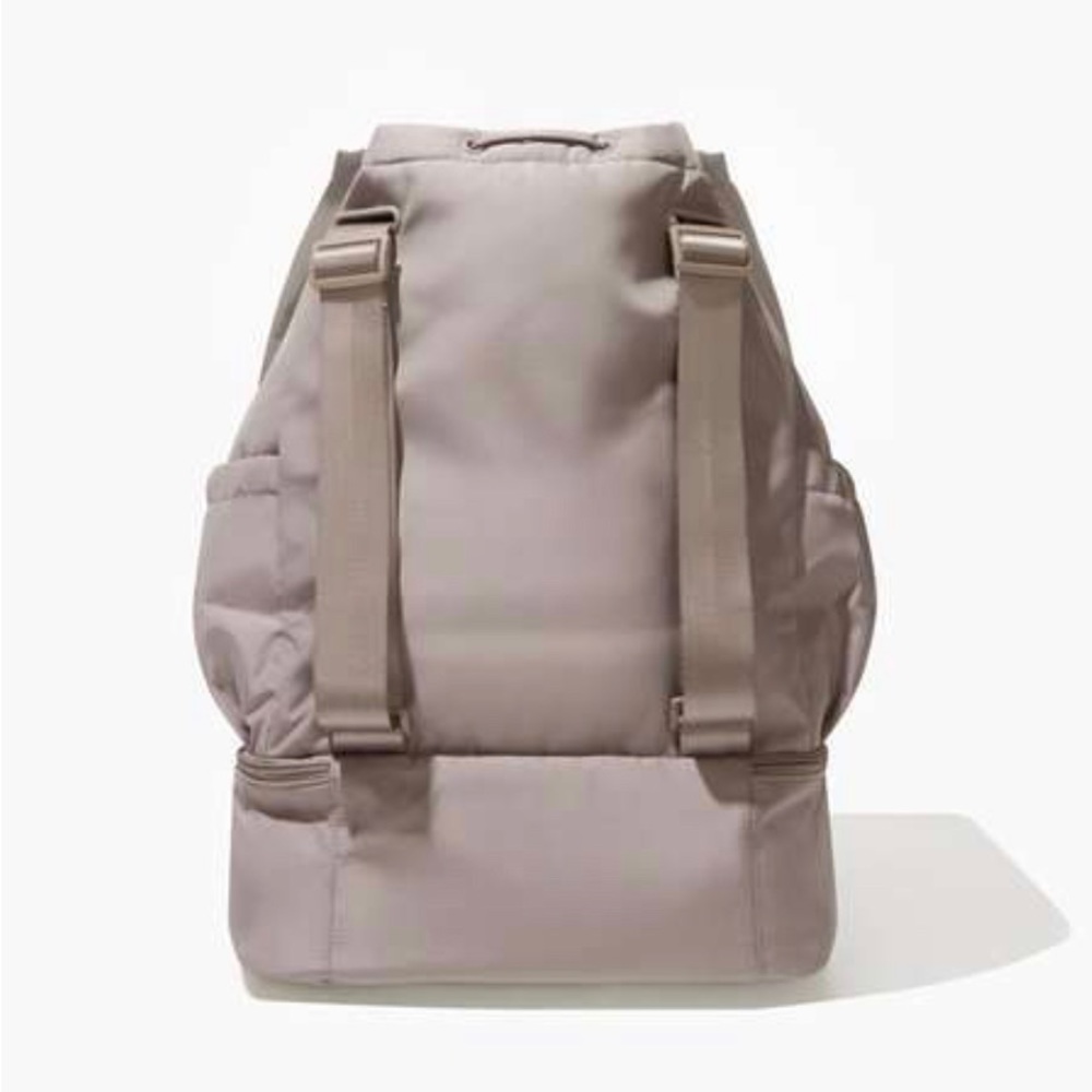 NEW BEYOND YOGA Convertible Gym Bag - Birch - Picture 4 of 6
